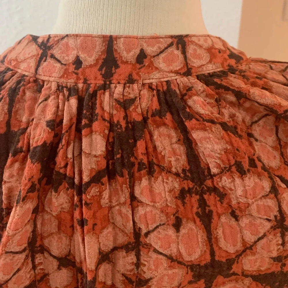 Anthropologie Porridge Peasant Blouse. Spliced neck with tassel tie. 100% cotton - Picture 13 of 15